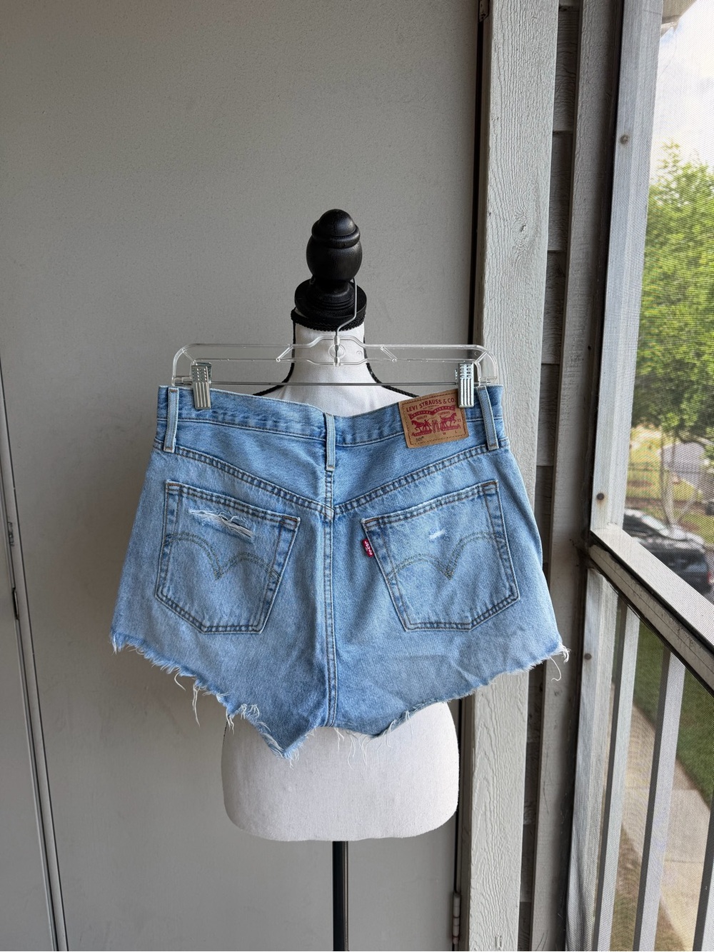 4 Pairs of Denim Distressed Shorts Levi’s & Abercrombie Size 28 - Picture 3 of 16